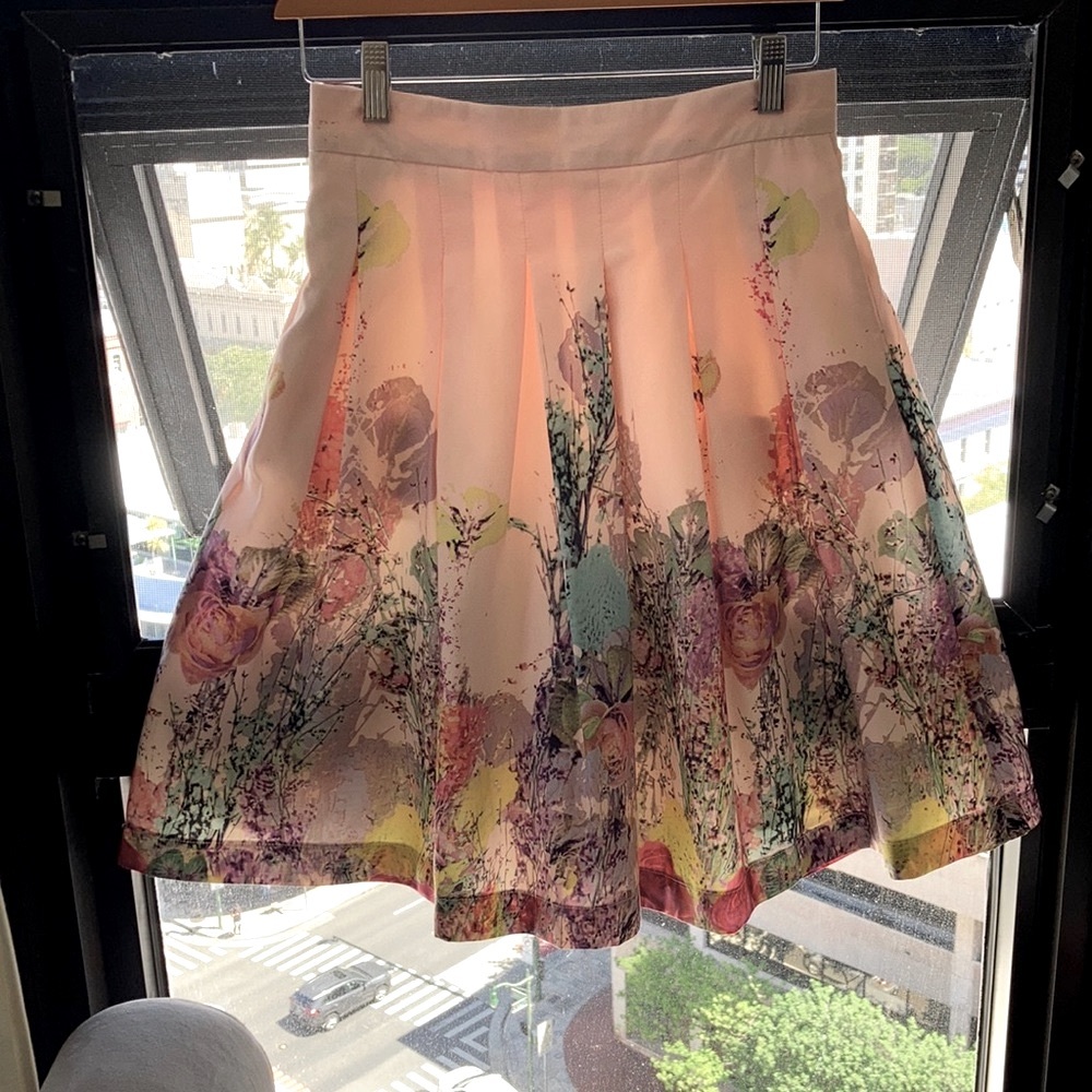 Floral A line skirt xs/s